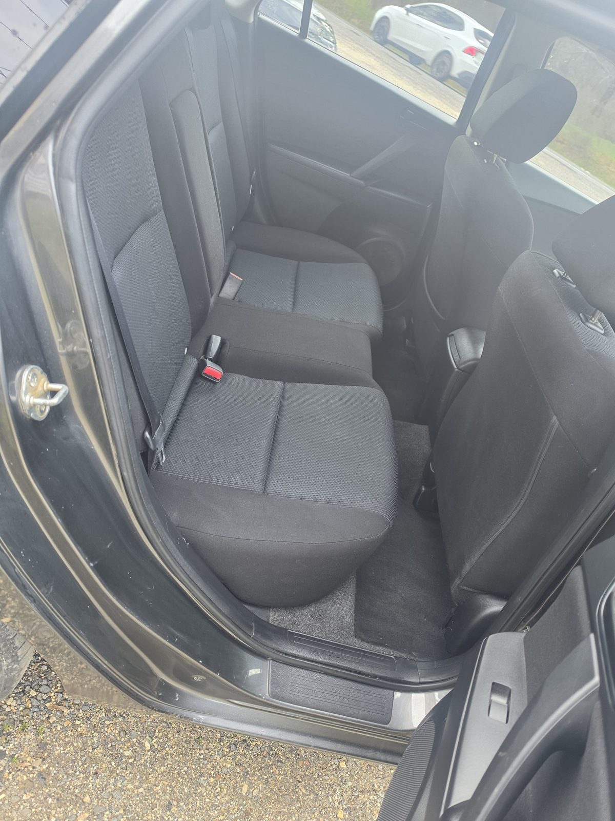 2010 Mazda 3 Hatch, photo 9 of 10