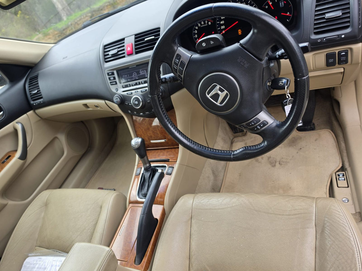 Honda Accord Euro, photo 9 of 12