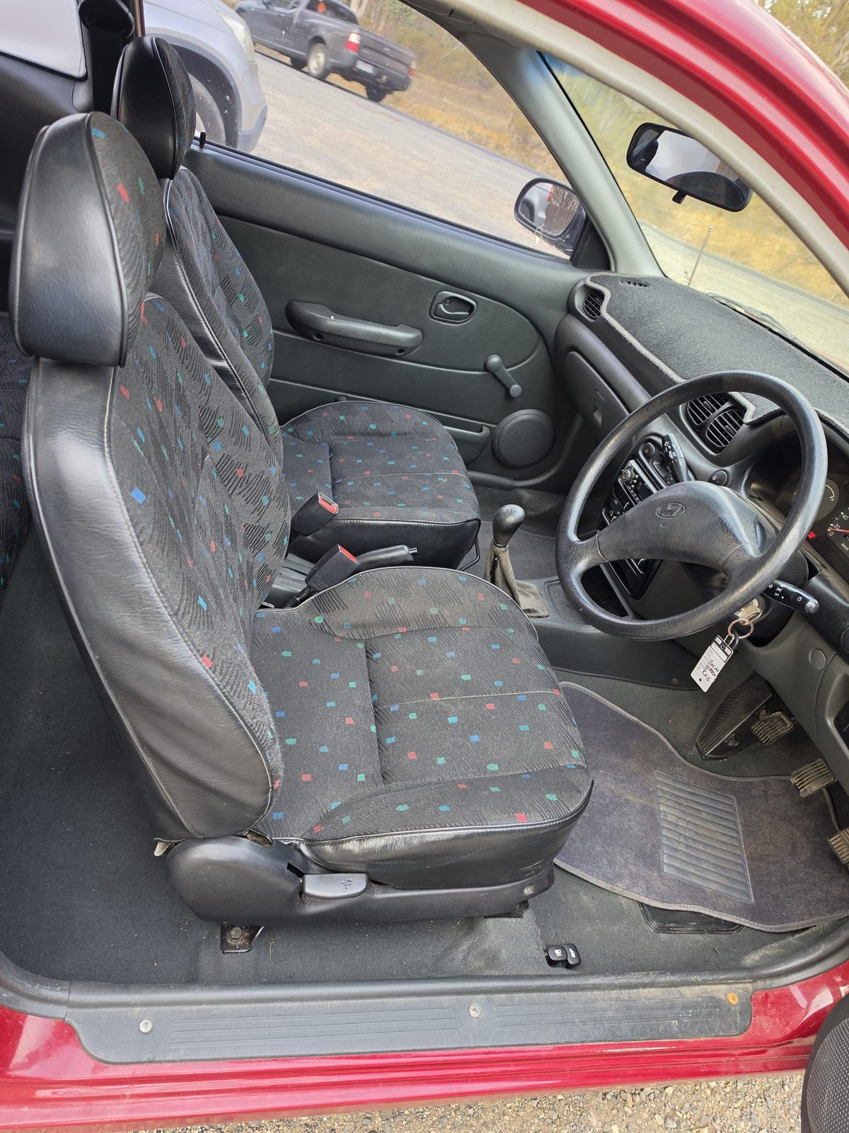 Hyundai x3 Excel 3 door manual, 1 owner, photo 7 of 10