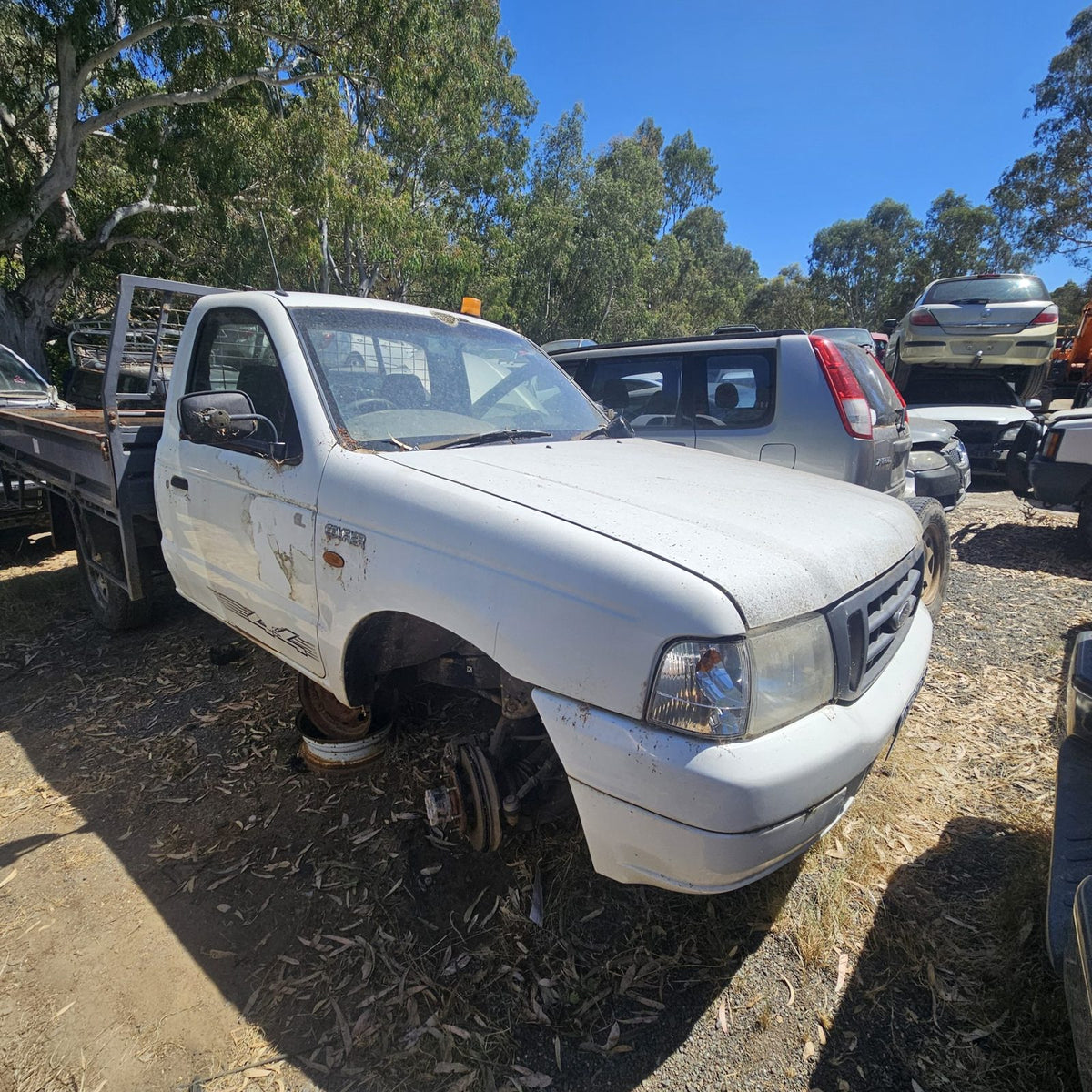 Ford Ranger and Courier in the yard, photo 11 of 11