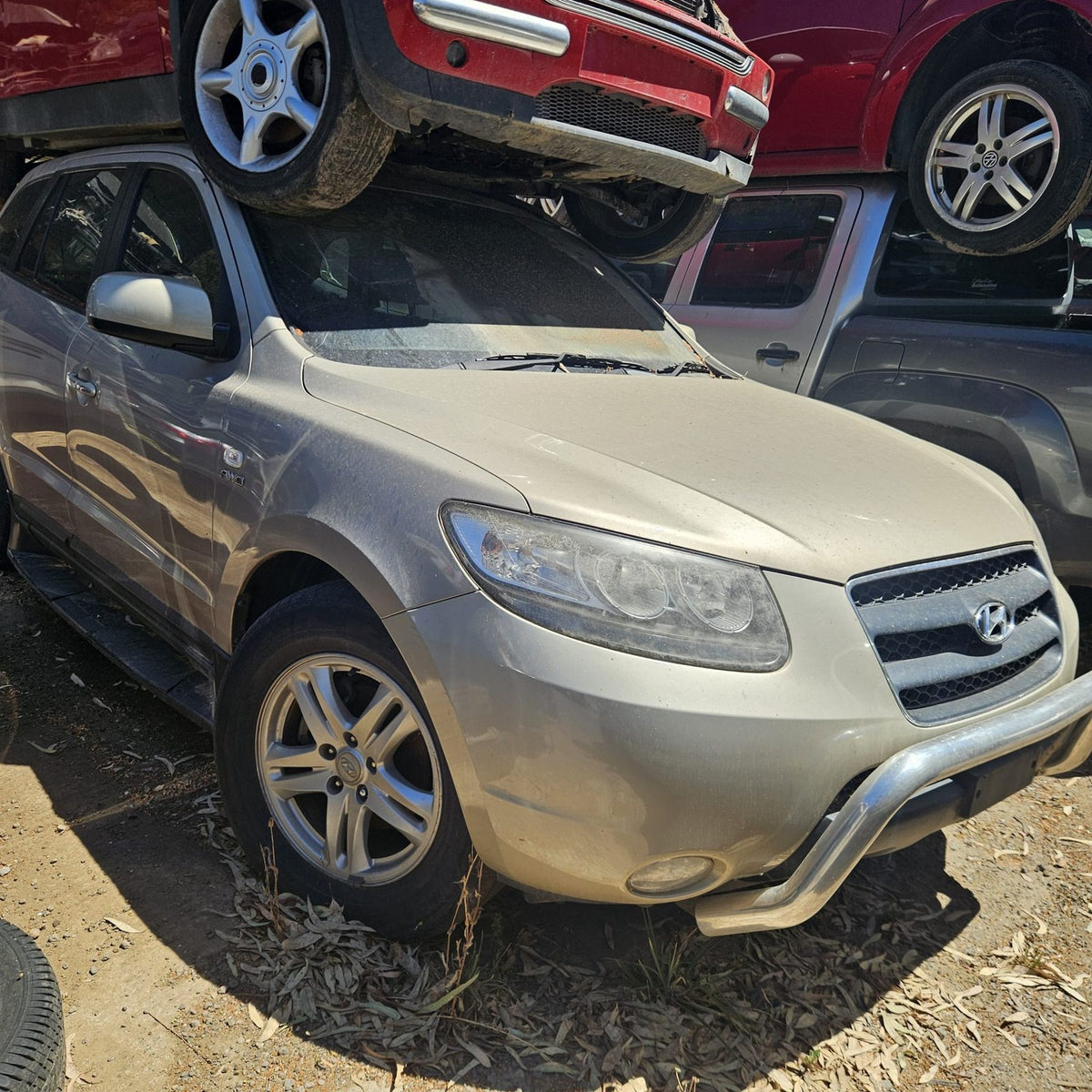 Hyundai in the yard, photo 2 of 11