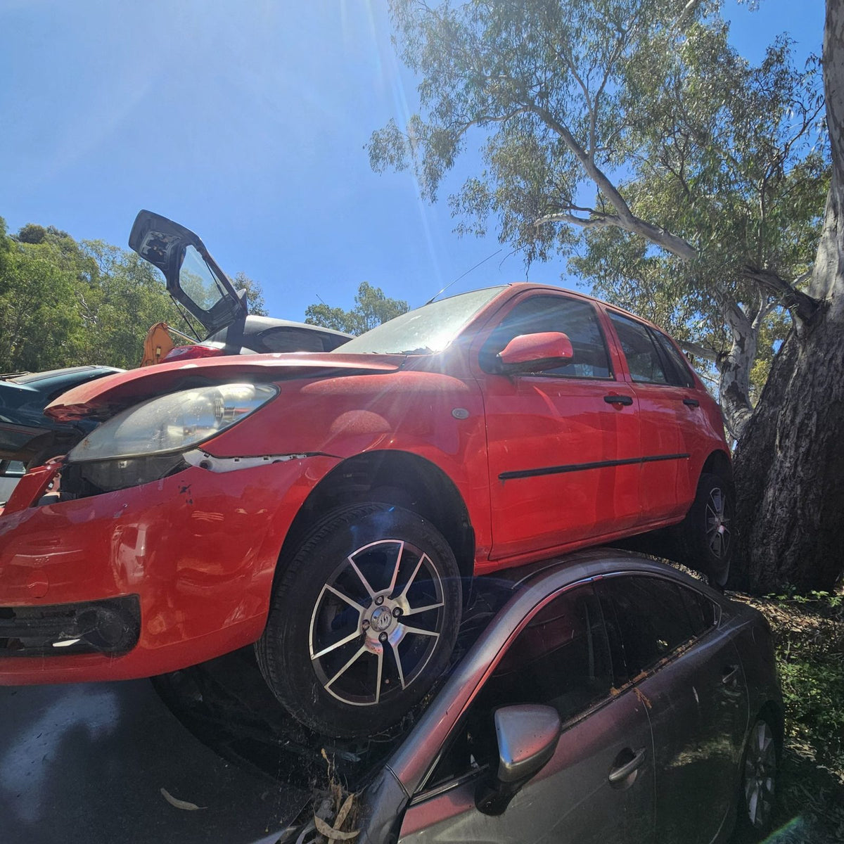 Mazda 2, 3, 6, 323 and CX-7 in the yard, photo 7 of 16